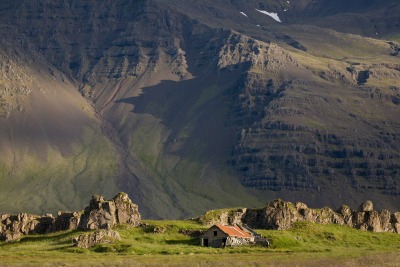 Siedlisko w górach - Islandia